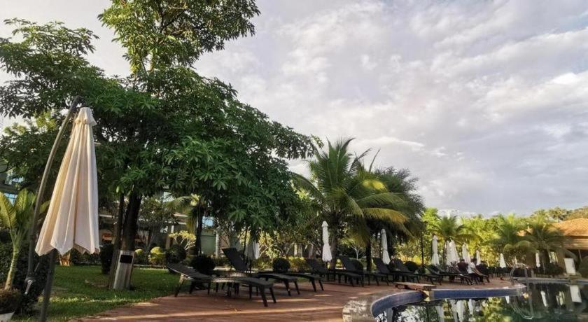 Dork Jumpa Hotel Vientiane Bagian luar foto