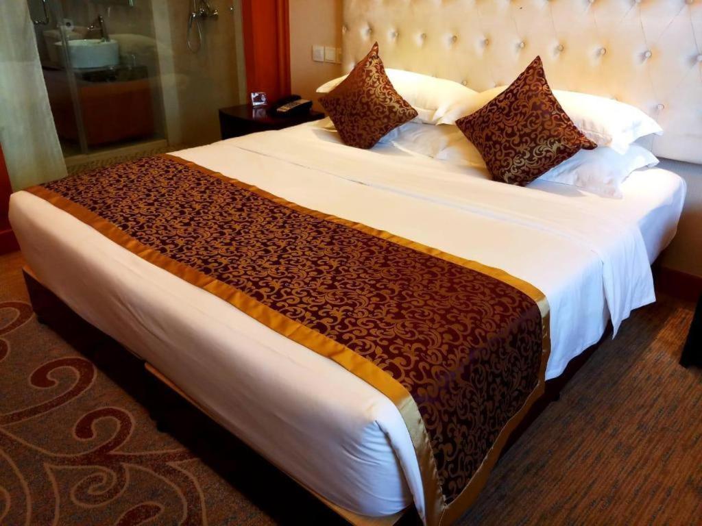 Dork Jumpa Hotel Vientiane Bagian luar foto