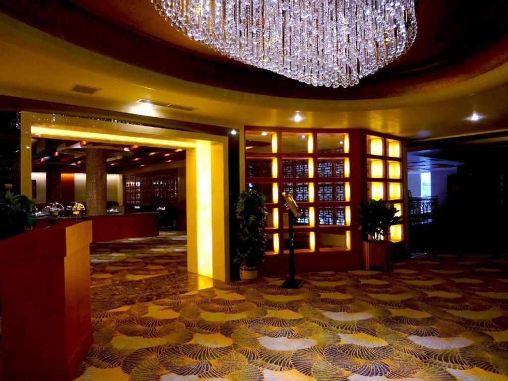 Dork Jumpa Hotel Vientiane Bagian luar foto
