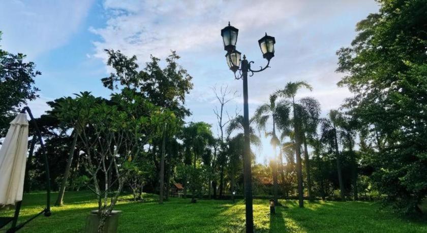 Dork Jumpa Hotel Vientiane Bagian luar foto