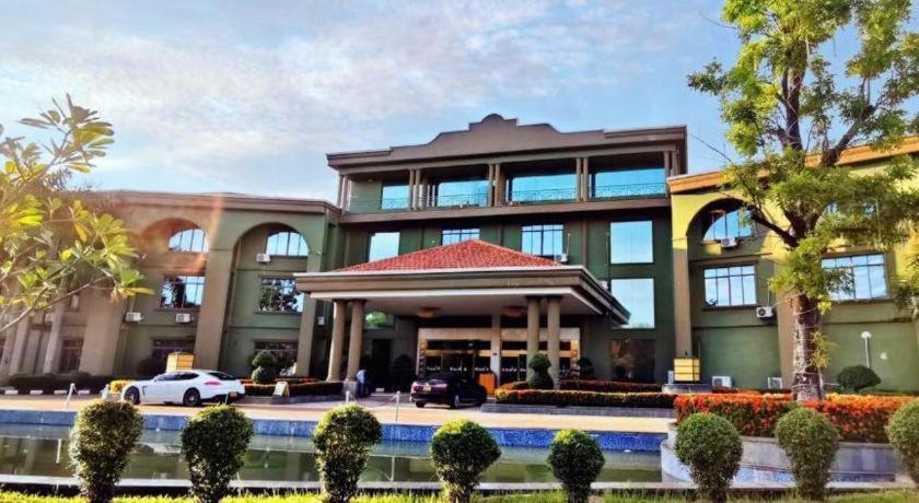 Dork Jumpa Hotel Vientiane Bagian luar foto